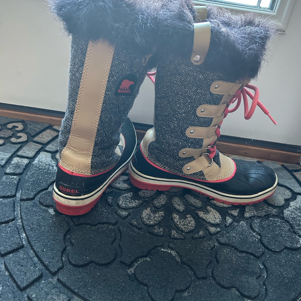Sorel Joan of Artic Boots with Herringbone